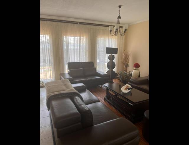 3 BEDROOM HOUSE FOR SALE IN RIVIERA PARK